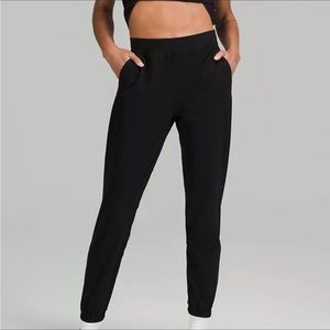 NWOT Lululemon Adapted State Joggers HS- Size 4- Black
